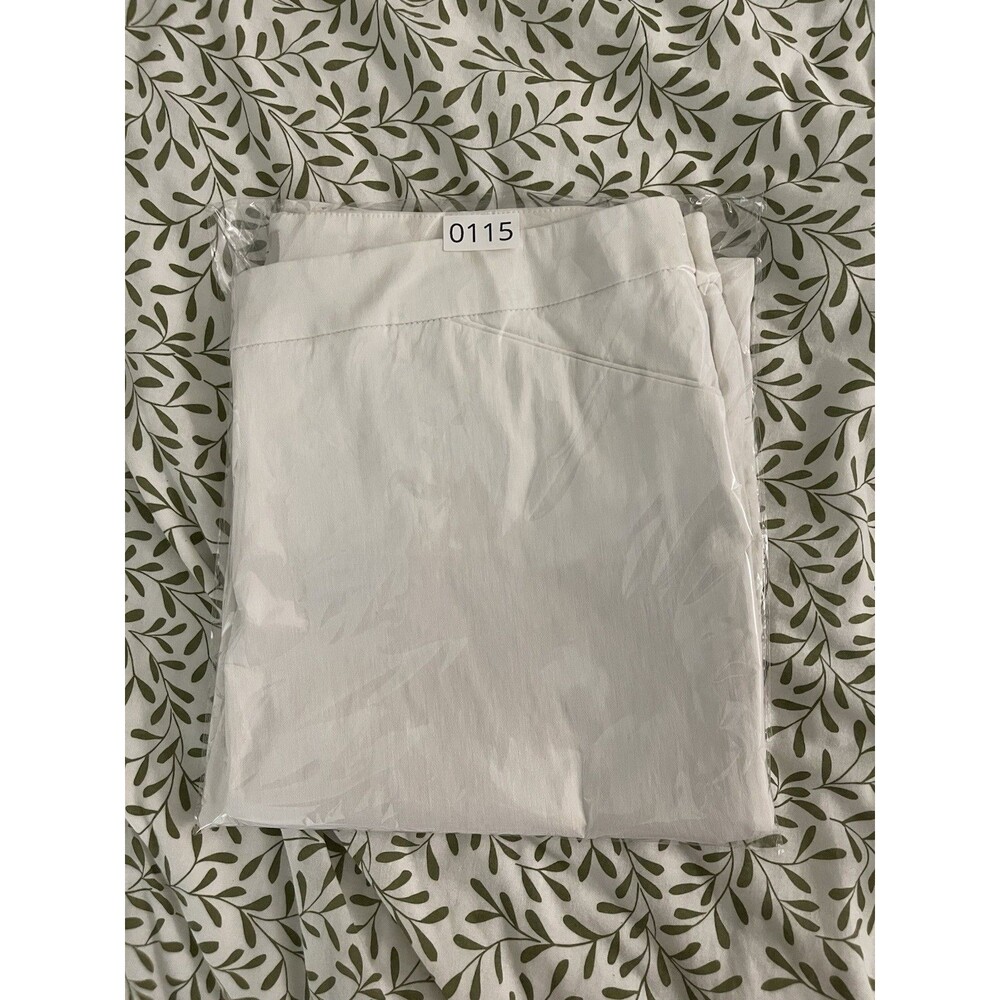 NWT Chicos So Slimming White Stretch 13” Bermuda Shorts Size 3/XL/US 16 Pockets - Picture 12 of 12